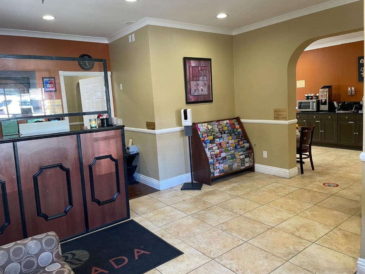 Ramada By Wyndham San Diego Poway Miramar Экстерьер фото