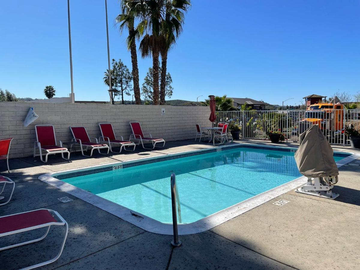 Ramada By Wyndham San Diego Poway Miramar Экстерьер фото