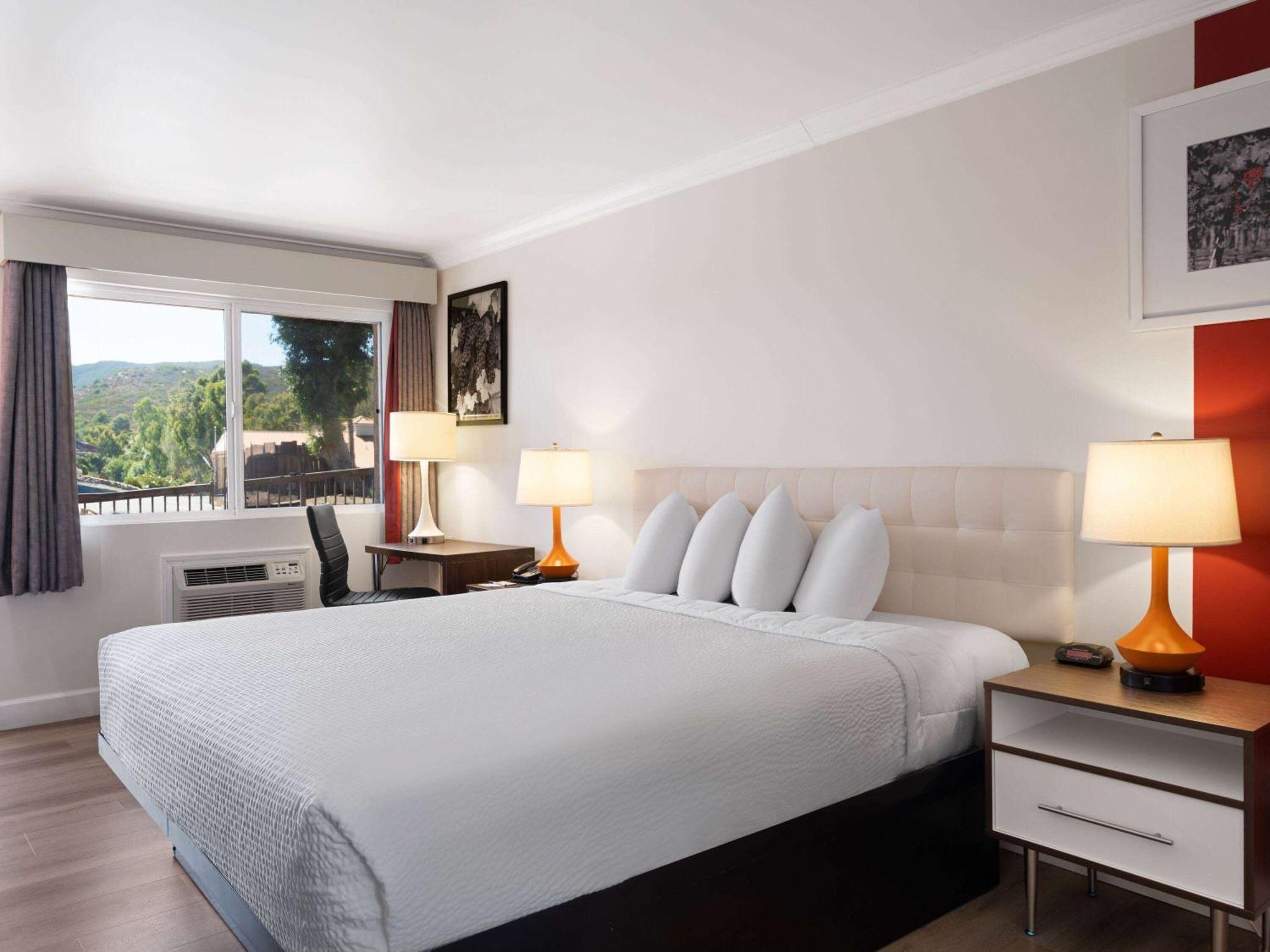 Ramada By Wyndham San Diego Poway Miramar Экстерьер фото